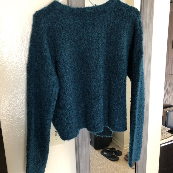 NWT Obey Cropped Sweater - Picture 3 of 4
